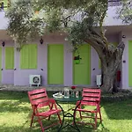 Summer House Louisa Apartment *